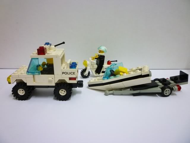 lego speedboat and trailer